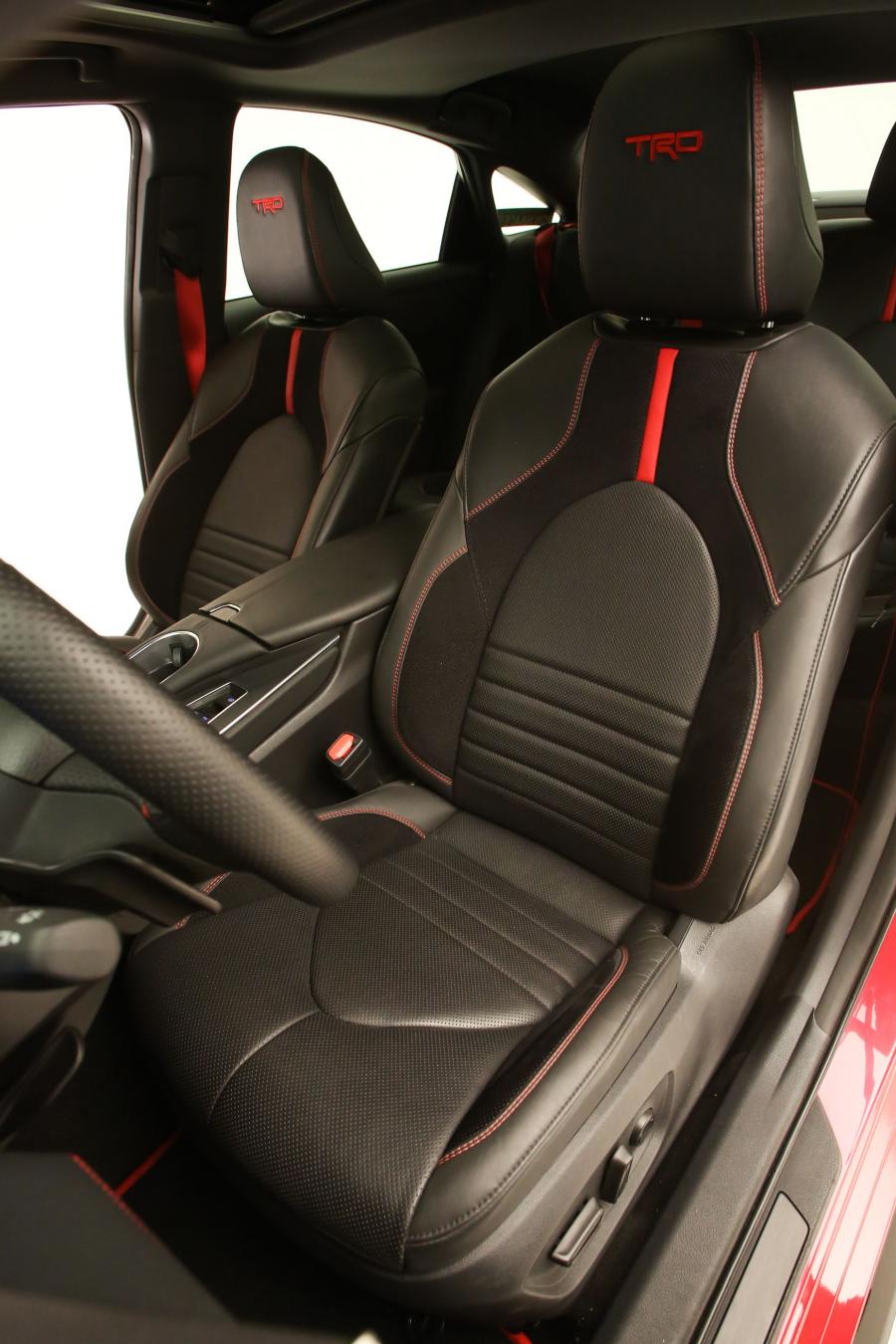 Интерьер Toyota Avalon TRD Pro Concept 2019 года  (фото 15 из 21)